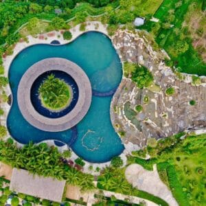 hồ bơi tắm bùn hòn tằm