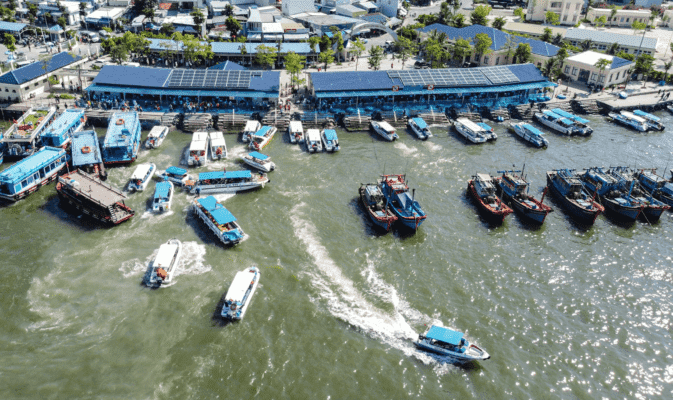 ben tau du lich nha trang