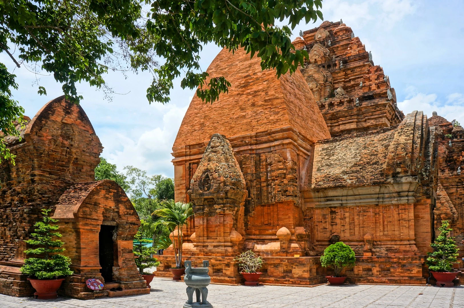 Thap Ba Ponagar Nha Trang 2